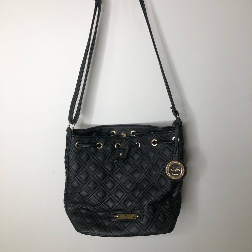 Black shoulder purse